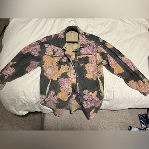 Woman’s floral shacket